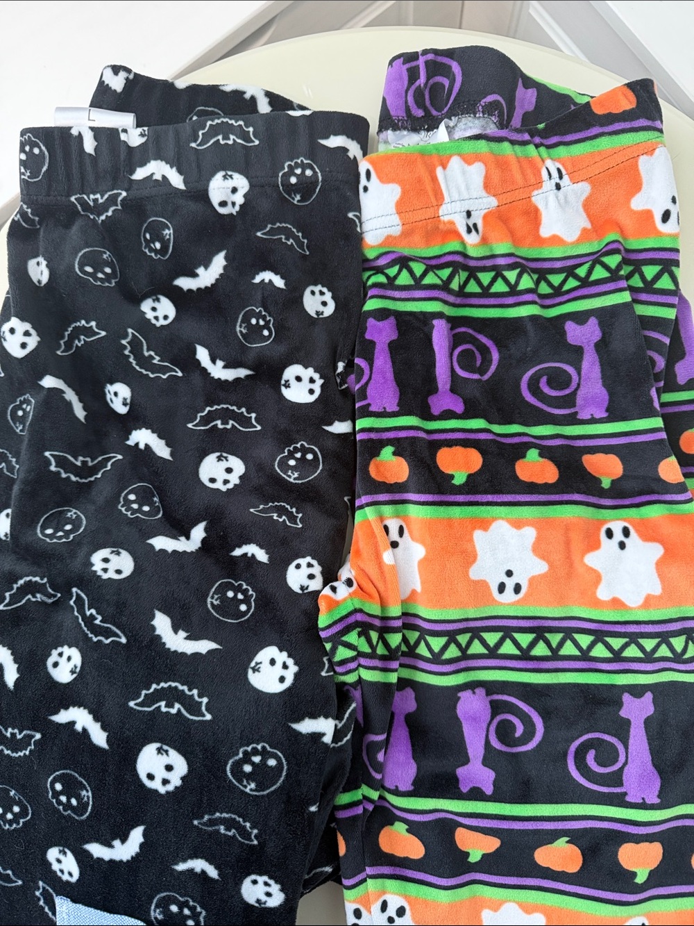 Serra Black &White Halloween Skulls & Bats(L)
& Orange w/ghost & cats M leggings